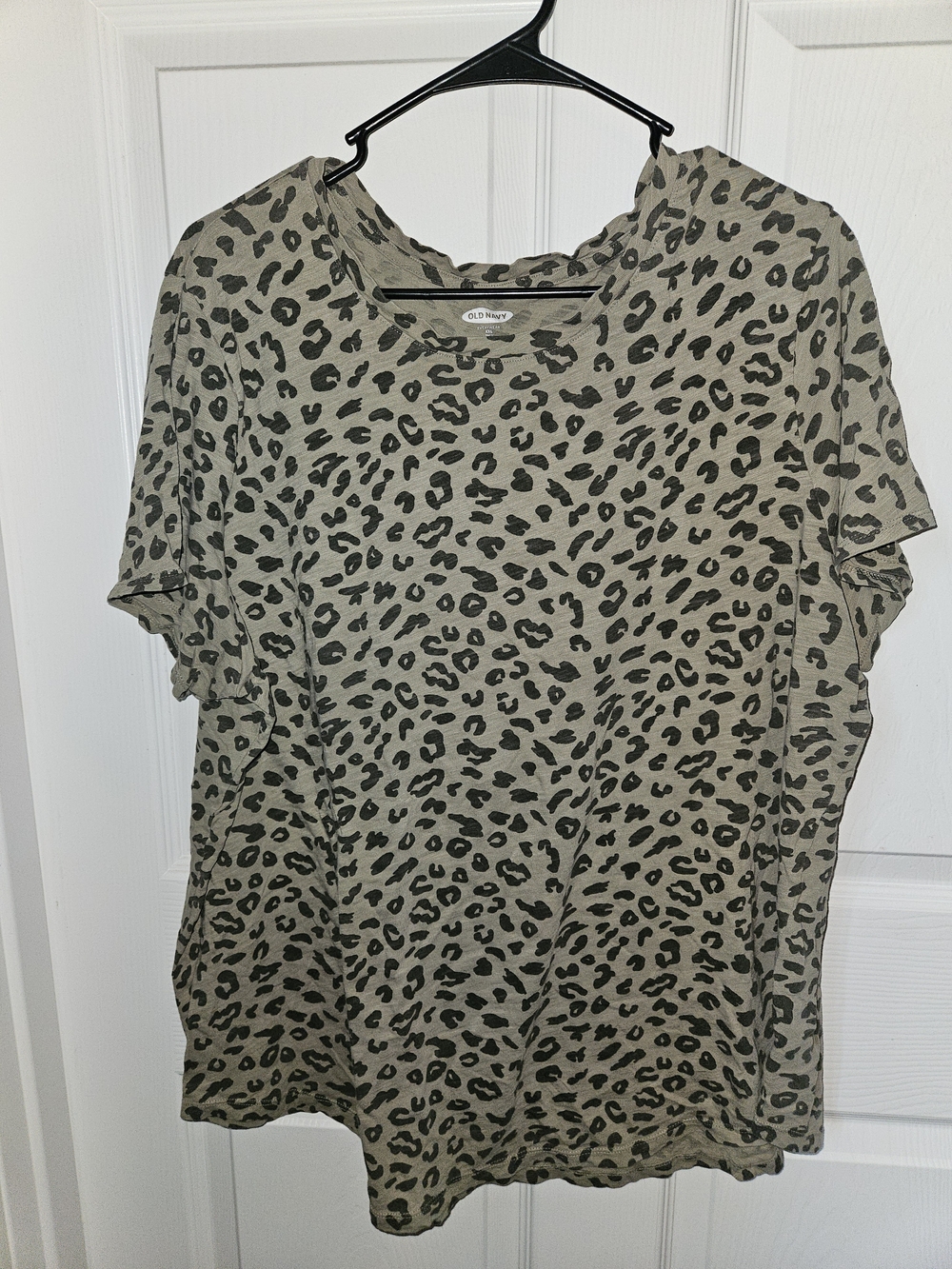 Old Navy Olive Green Short Sleeve Leopard Print Tee